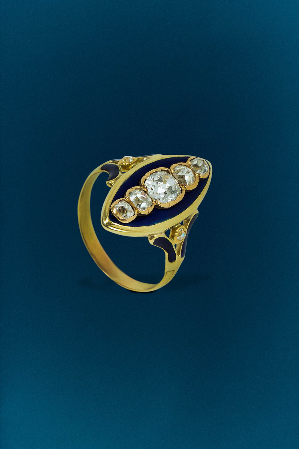 Navette Ring