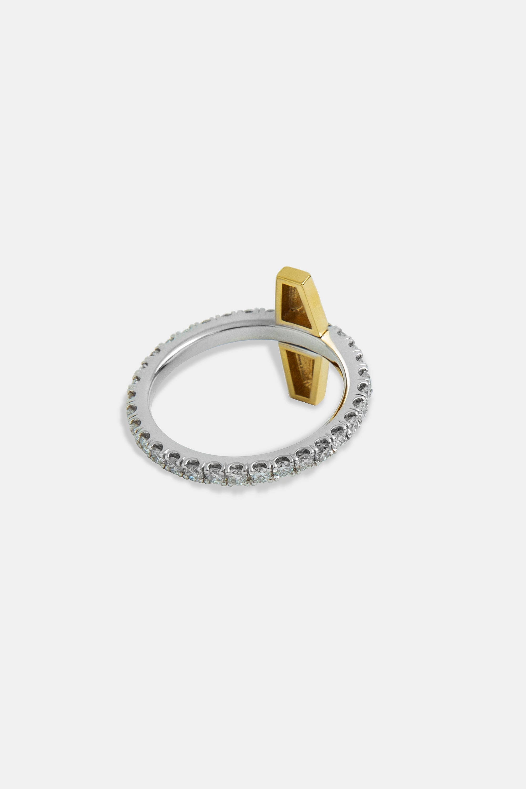 Olé trapeze band ring white