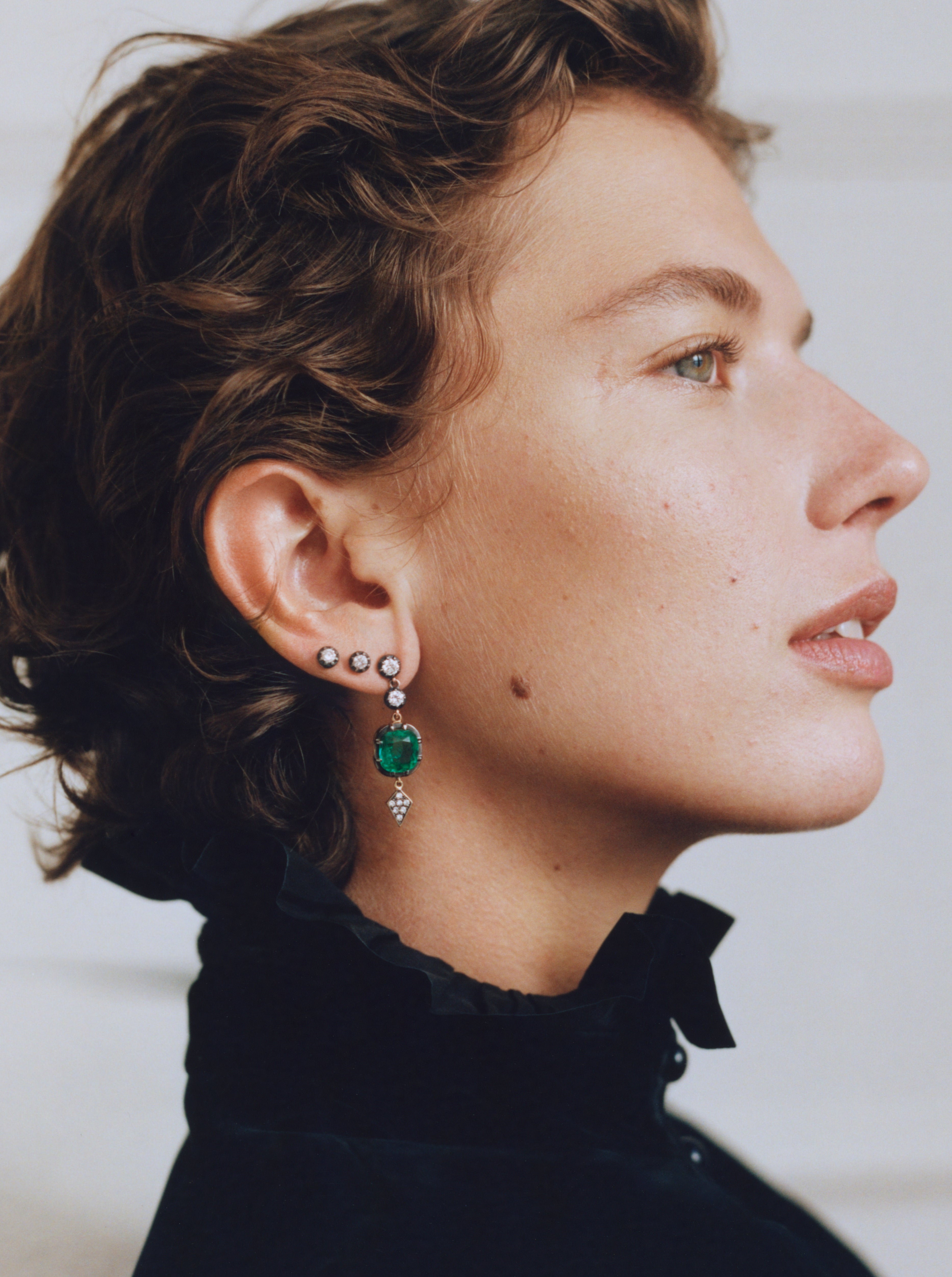 Cushion emeralds & diamonds earrings