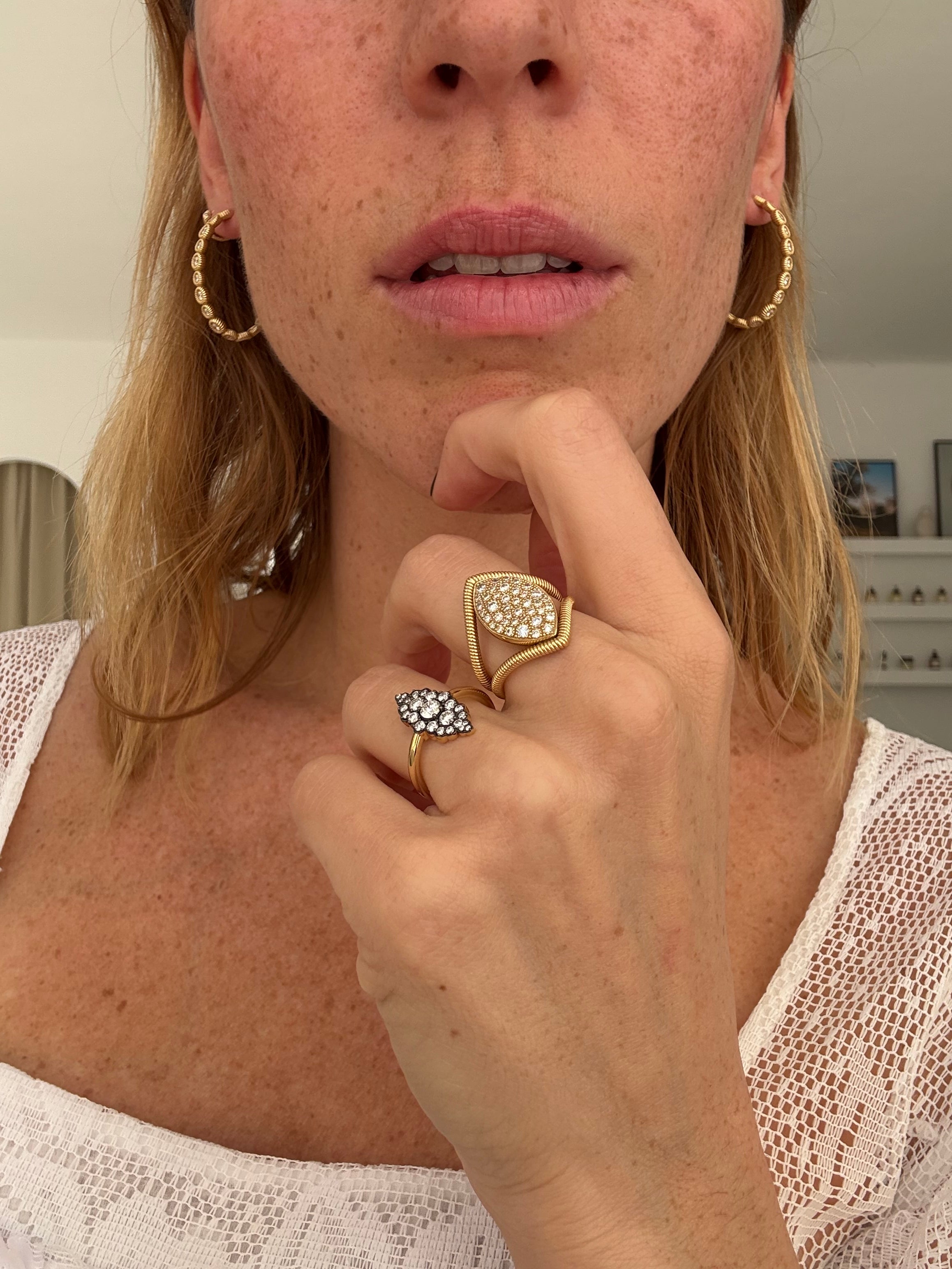 Cabo oval hoop earrings