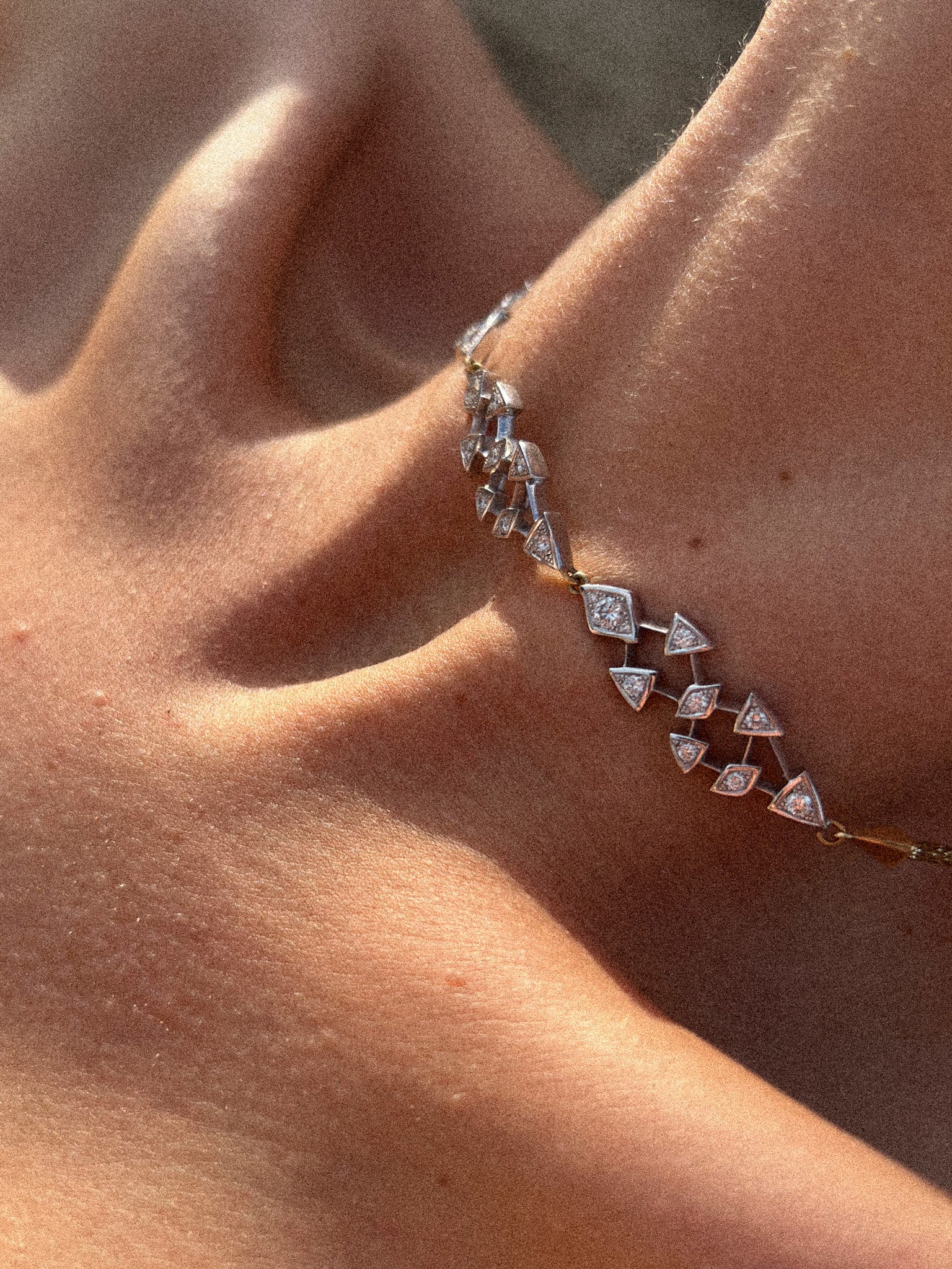 Choker de cinta Wing
