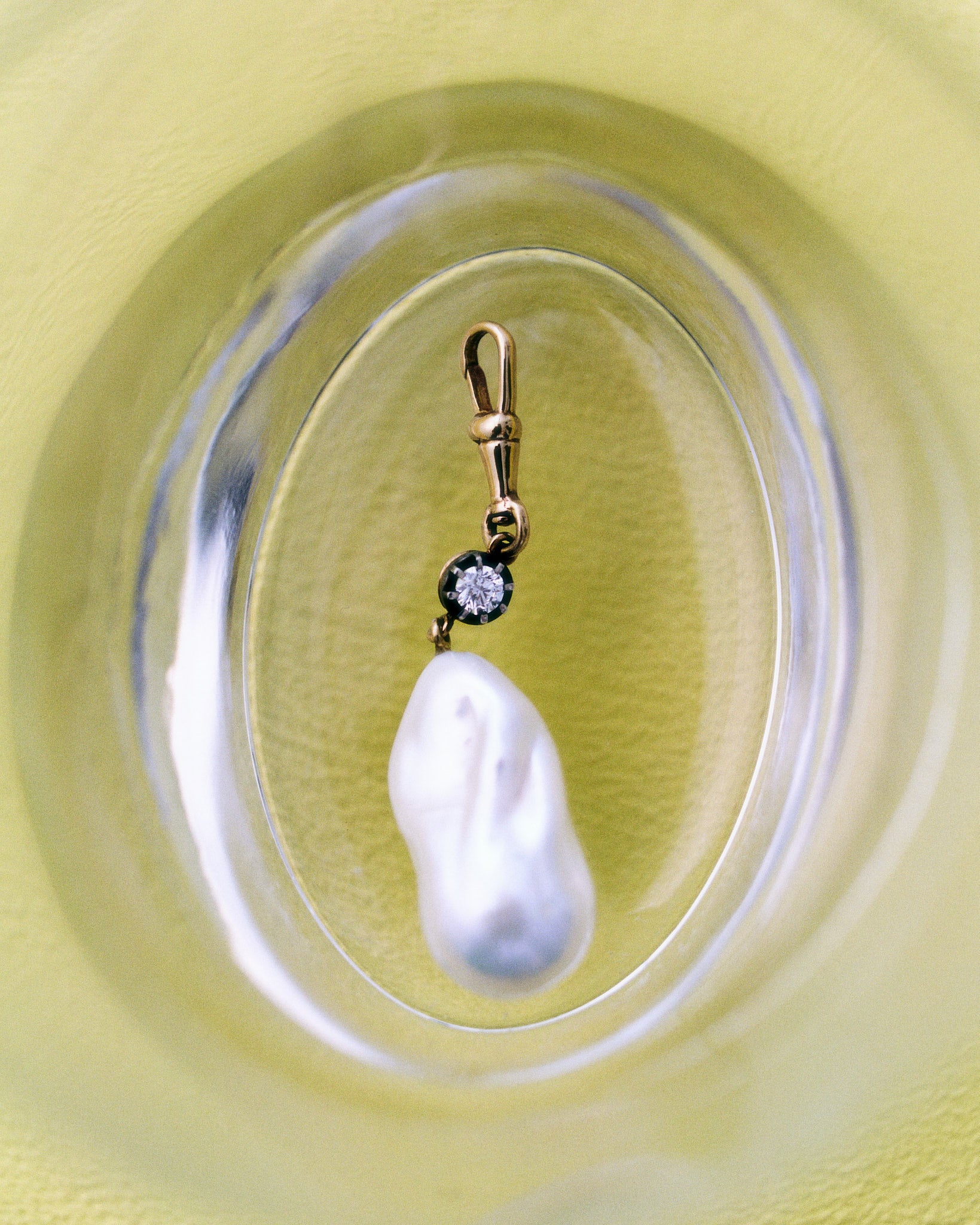 Baroque pearl clasp