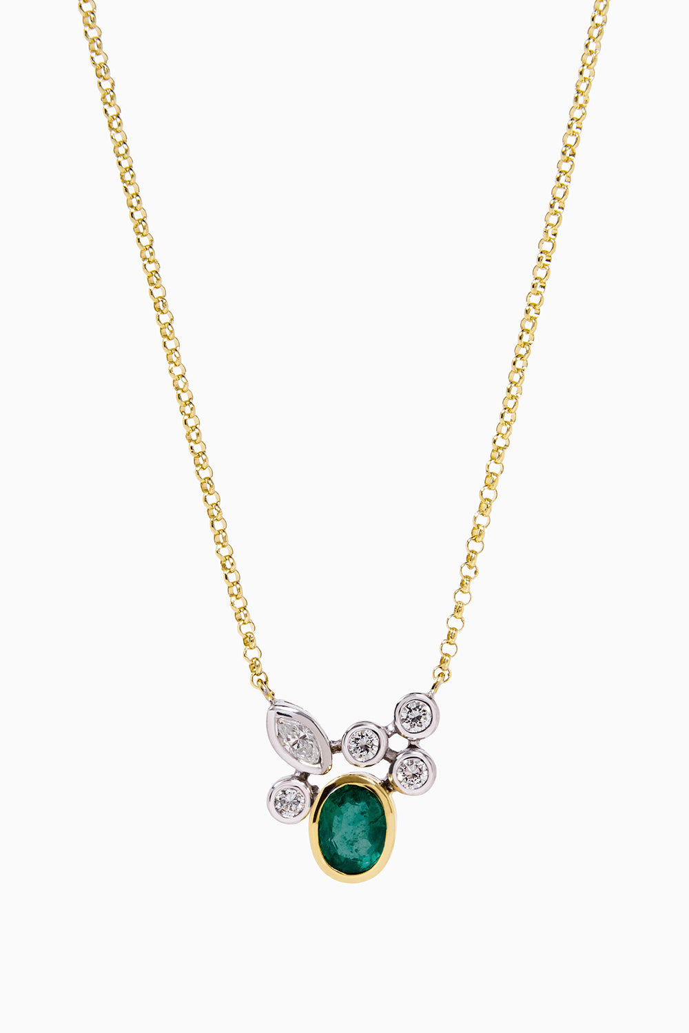 Oval emerald and diamonds pendant necklace