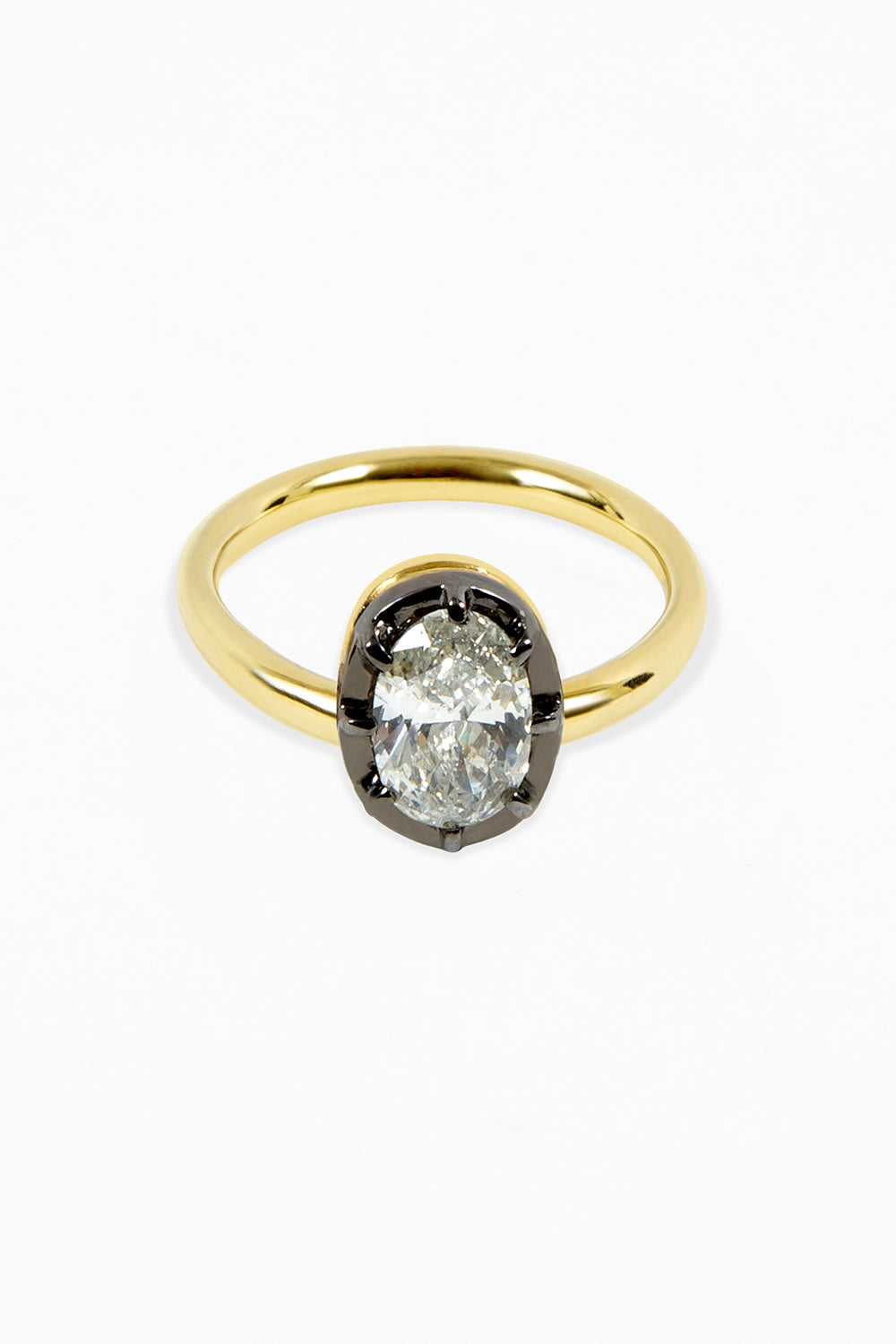 Anillo Midnight solitario oval