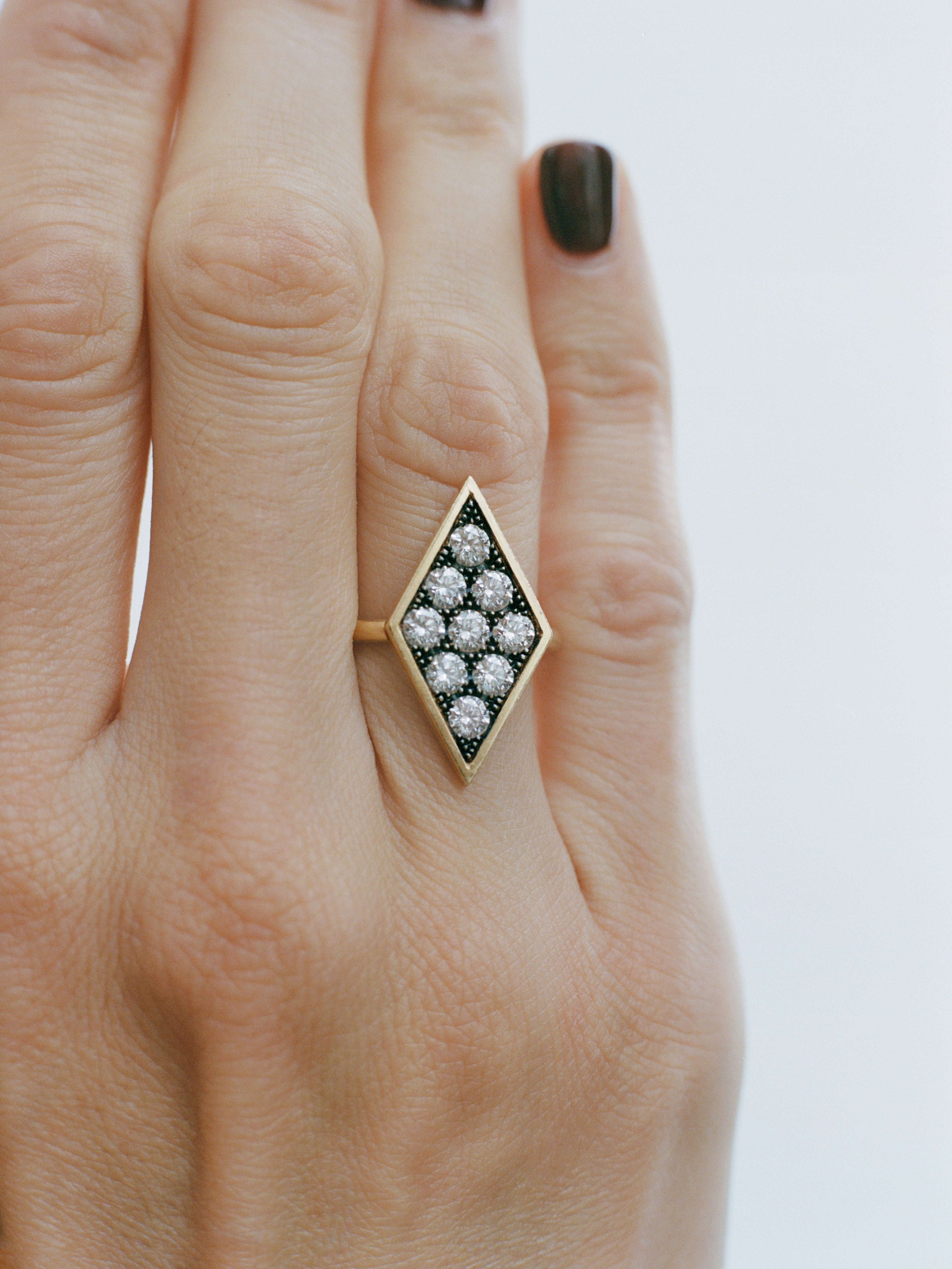 Midnight rombo ring
