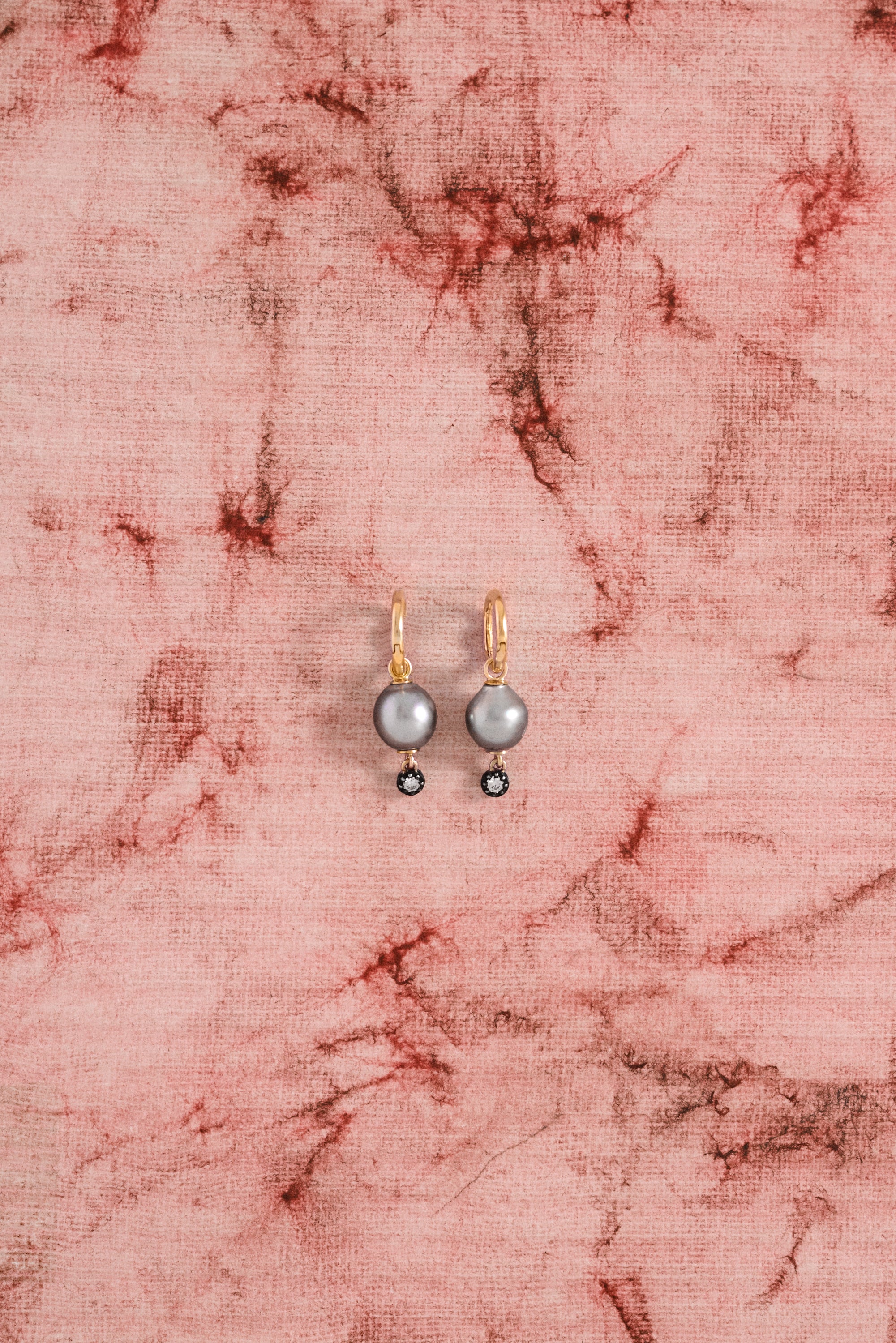 Grey pearls & diamonds hoop earrings