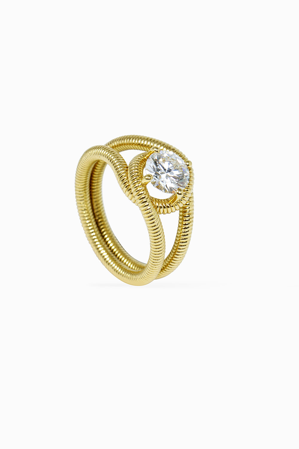 Hug solitaire ring