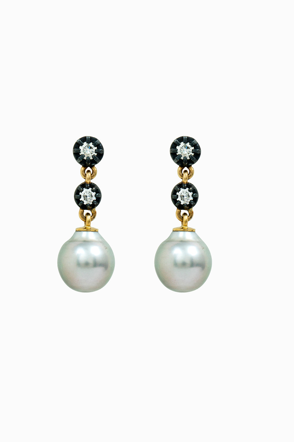 Midnight & light grey pearls earring