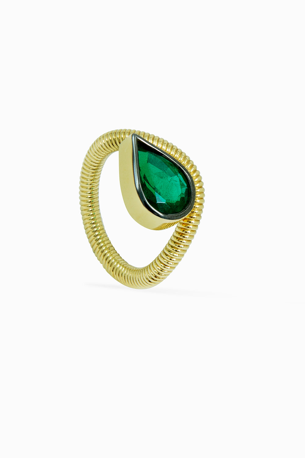 Pear emerald ring
