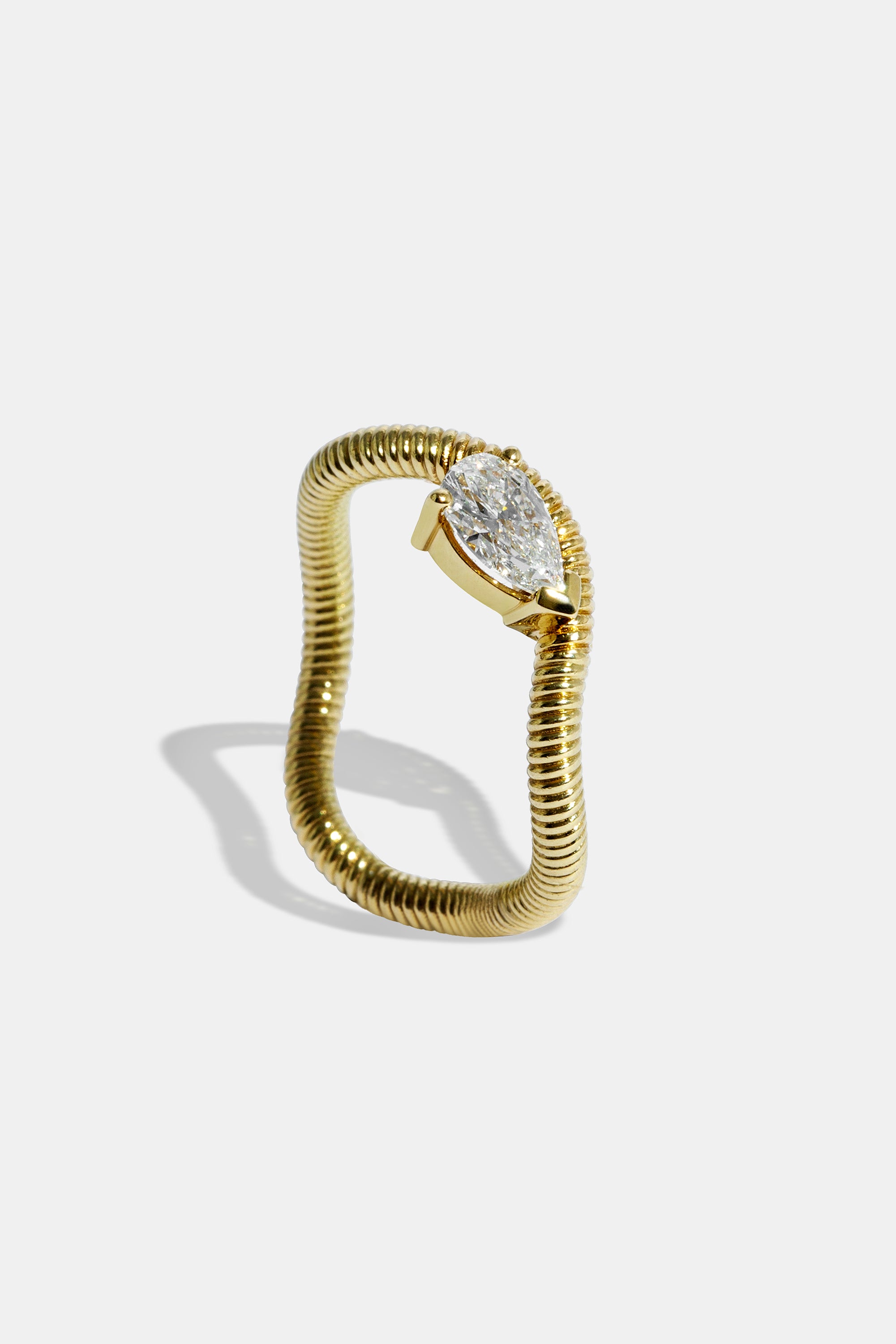 Cabo waves ring pear