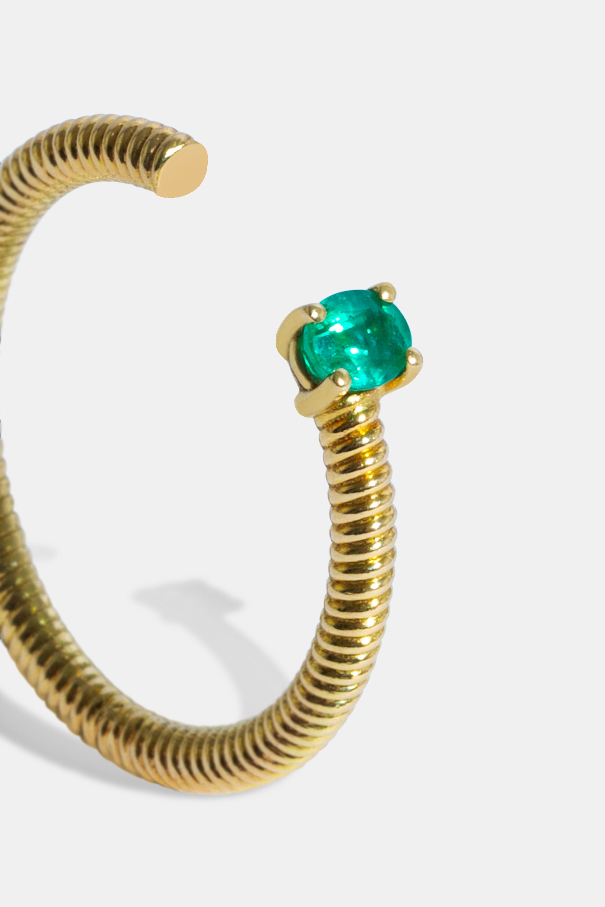 Anillo Cabo abierto con esmeralda pera
