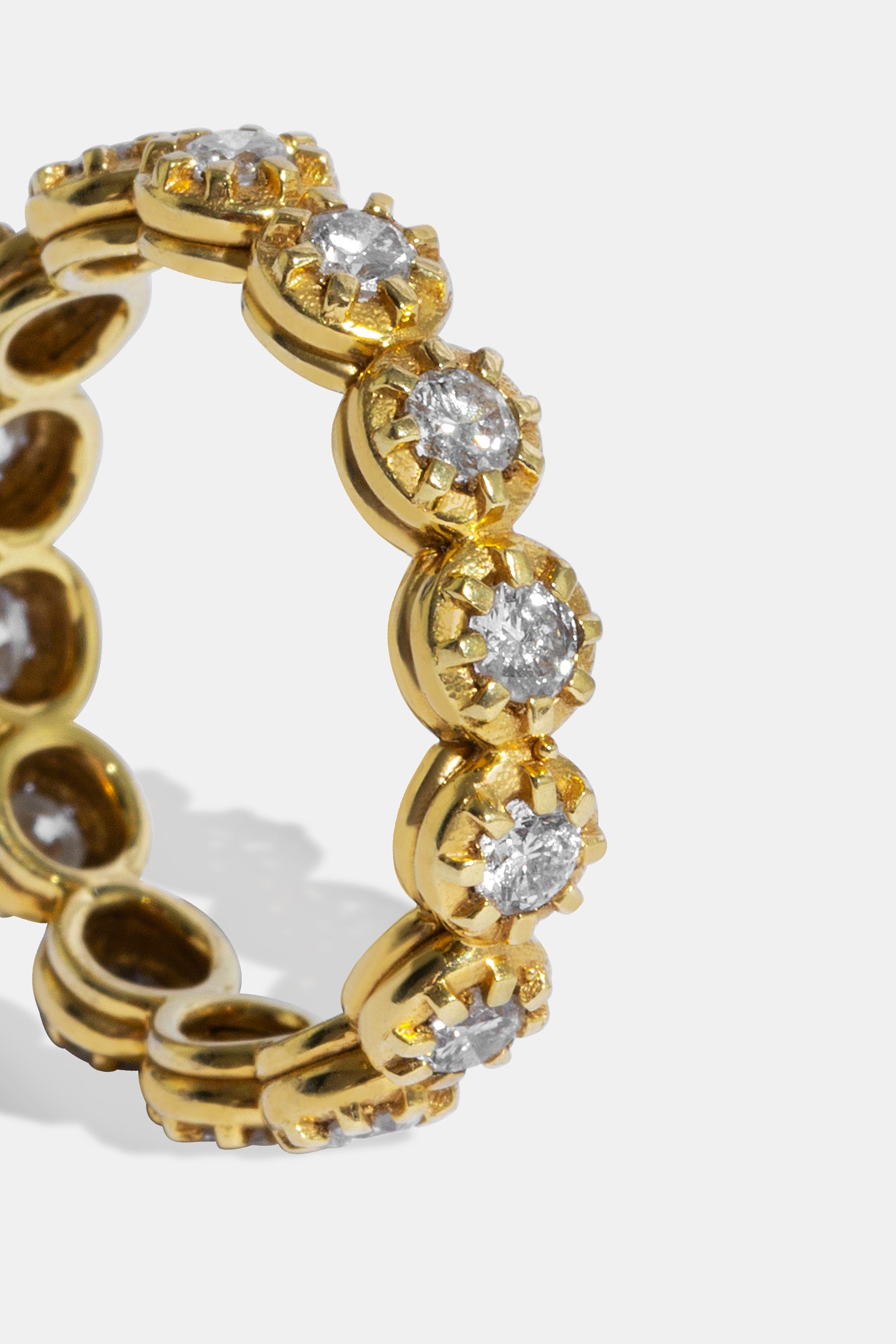 Anitta engagement yellow ring