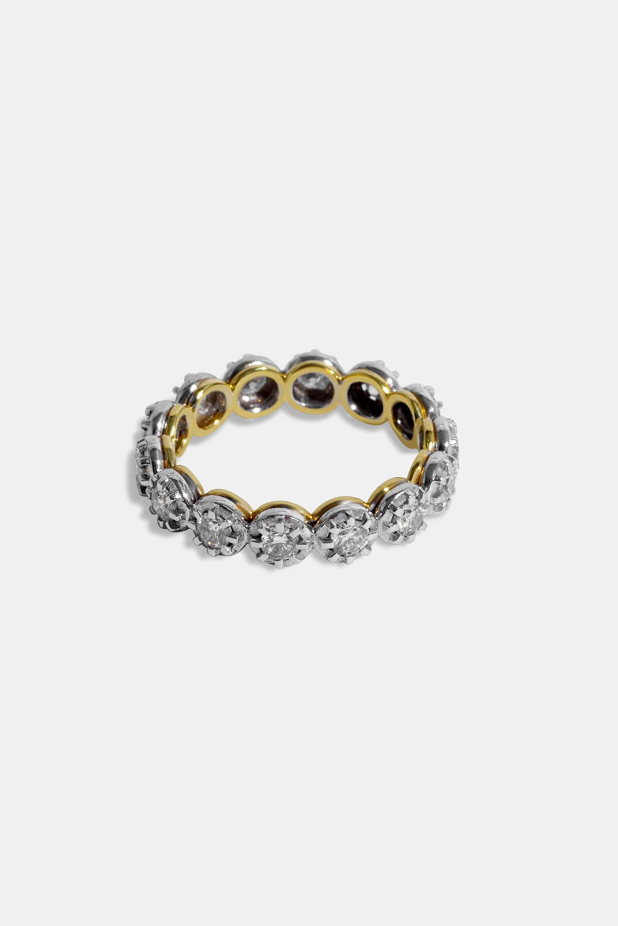 Anitta engagement white ring