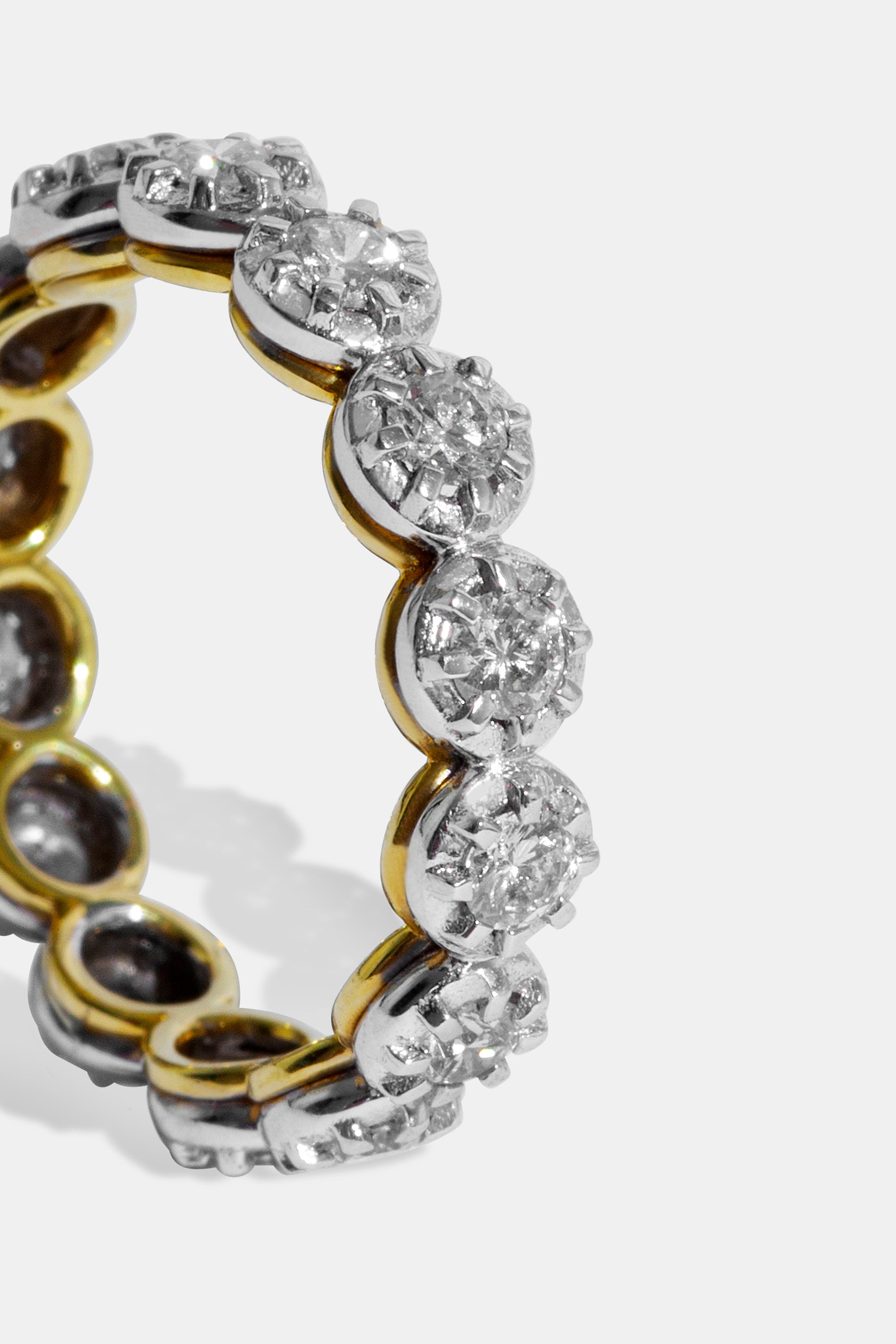 Anitta engagement white ring