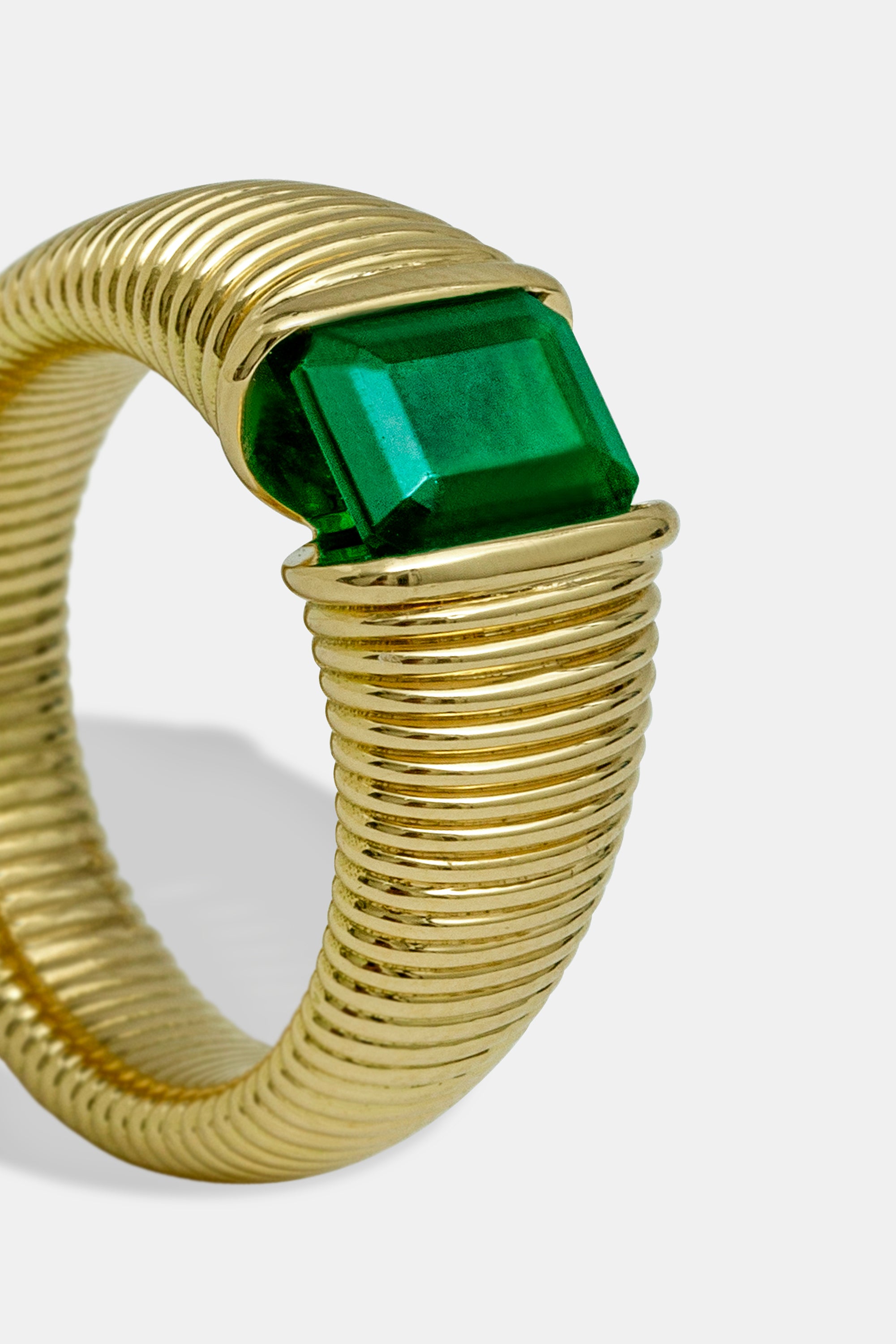 Rows ring emerald