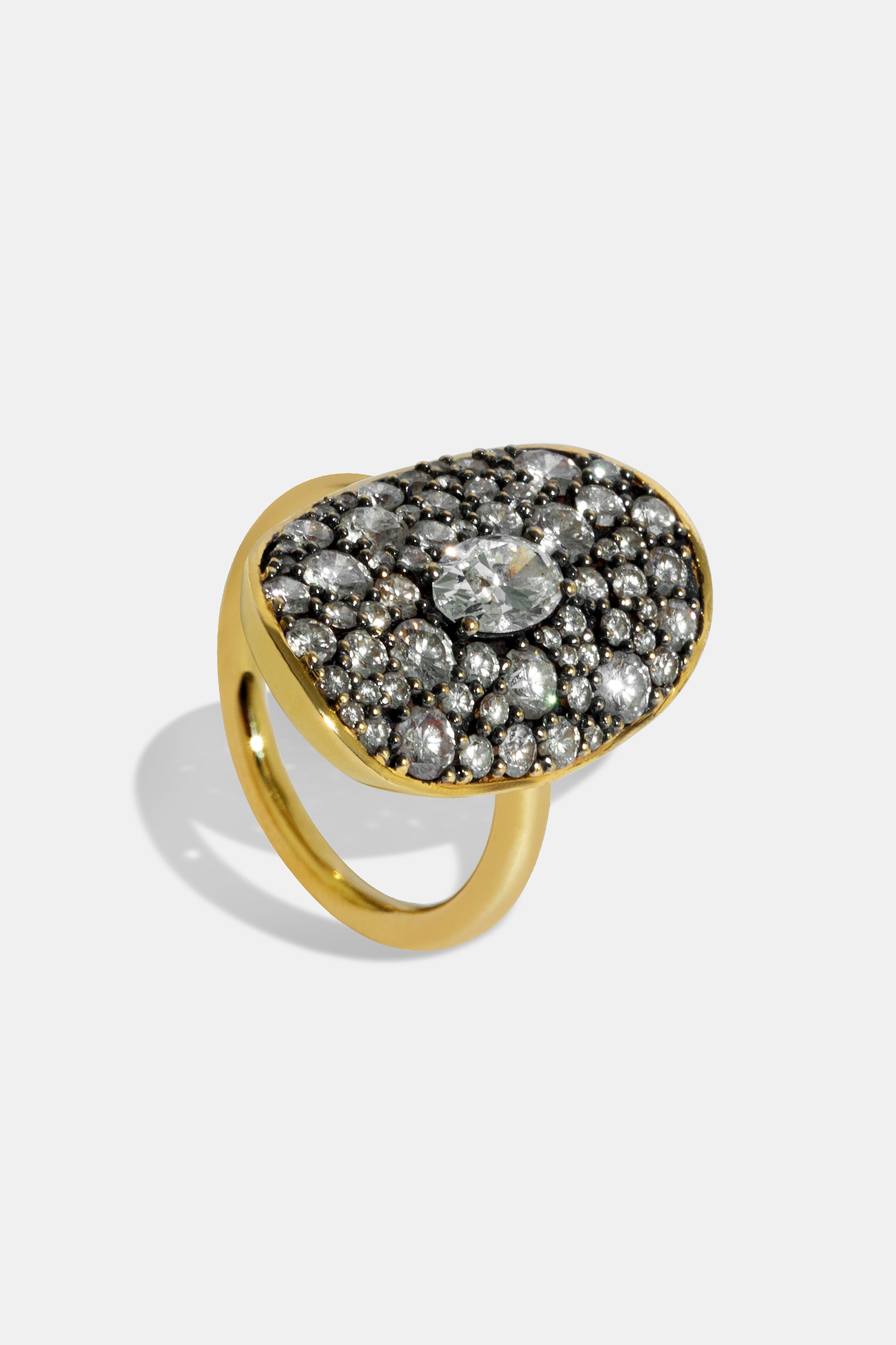 Midnight oval ring