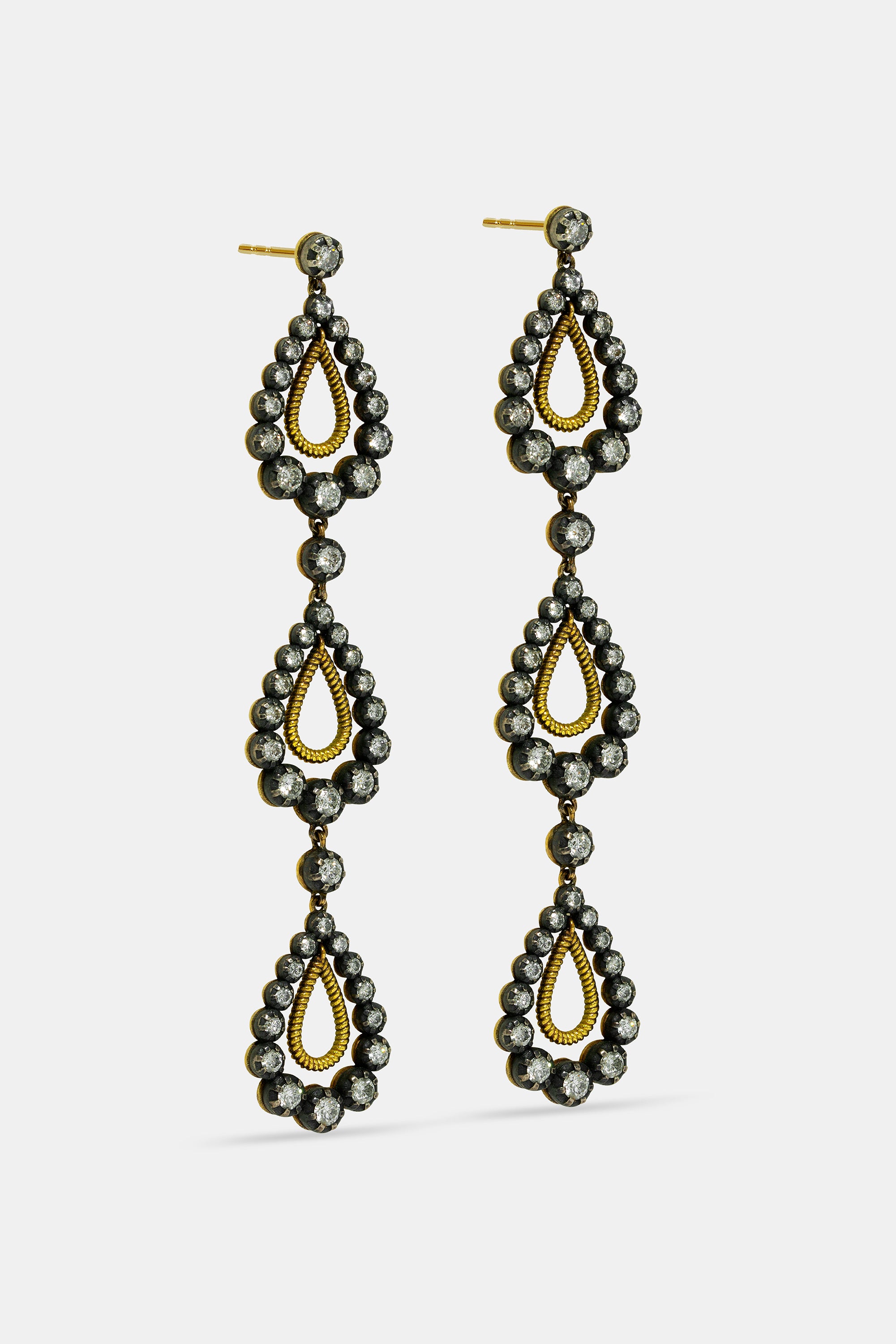 Gotas long earrings