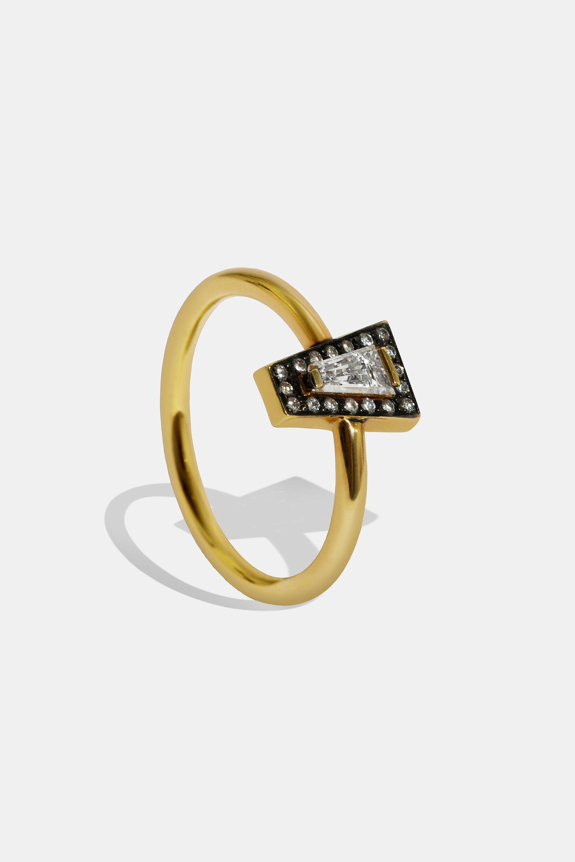 Midnight taper ring