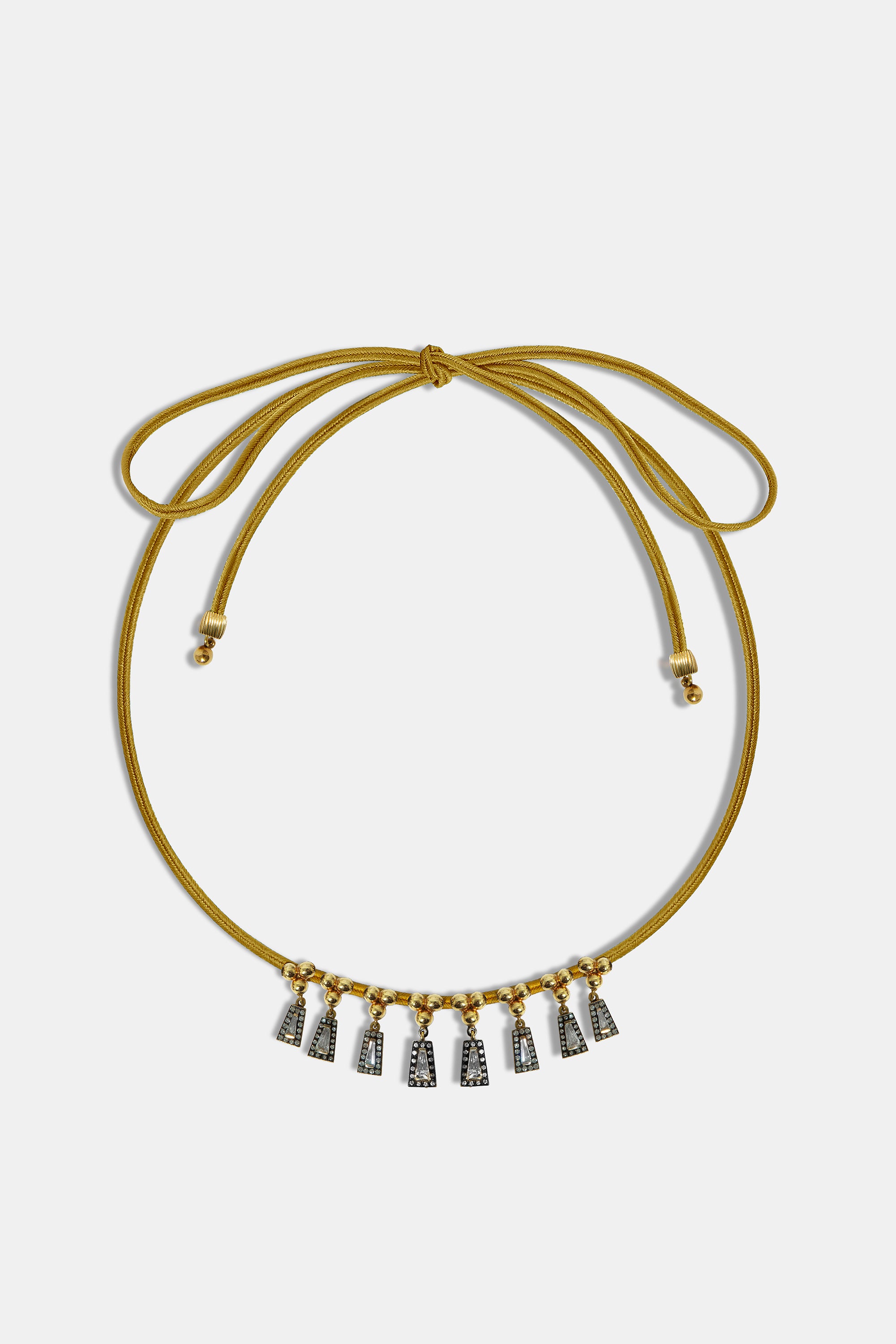 Collar Midnight tapers con cinta seda