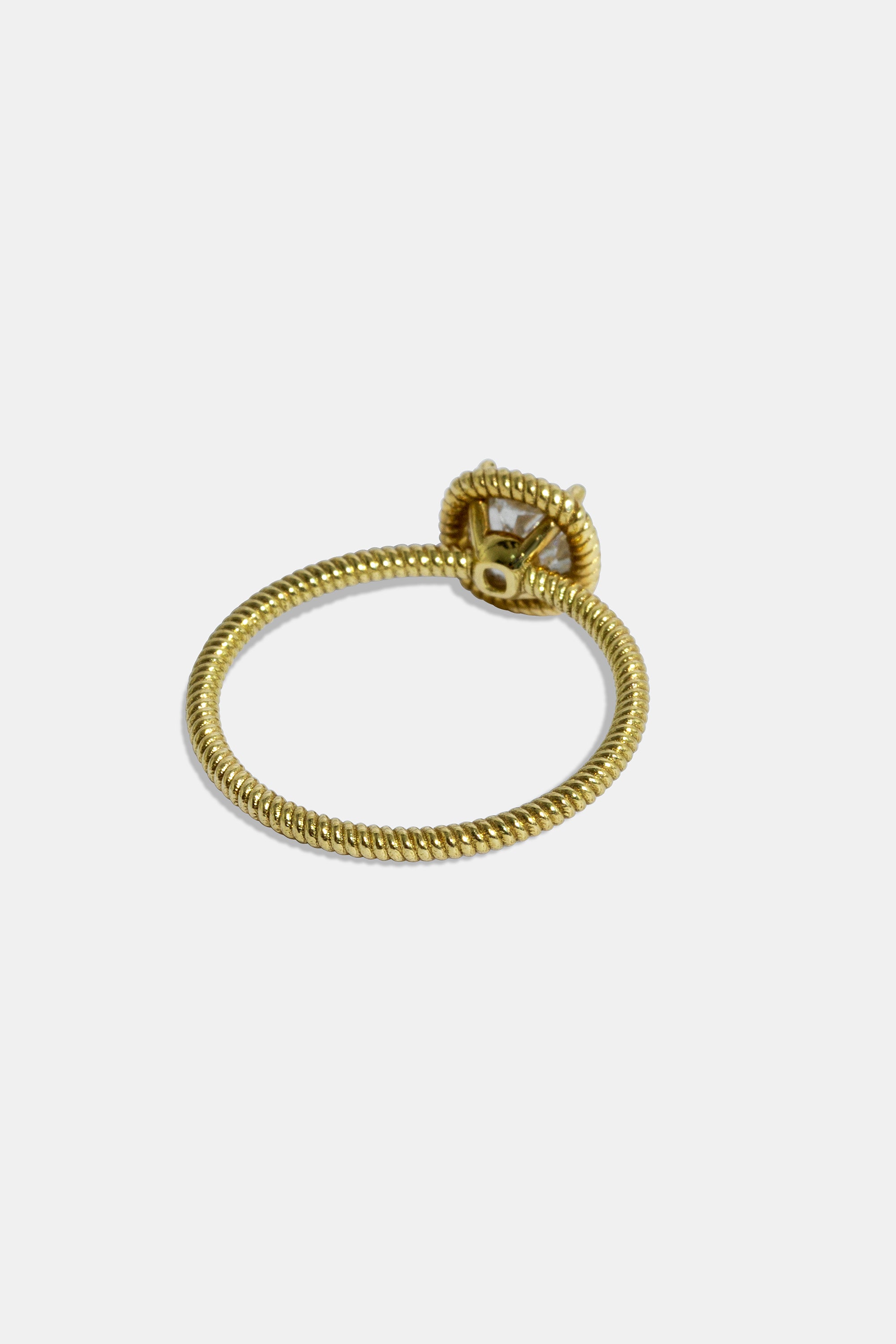 Anillo Mia solitario cushion