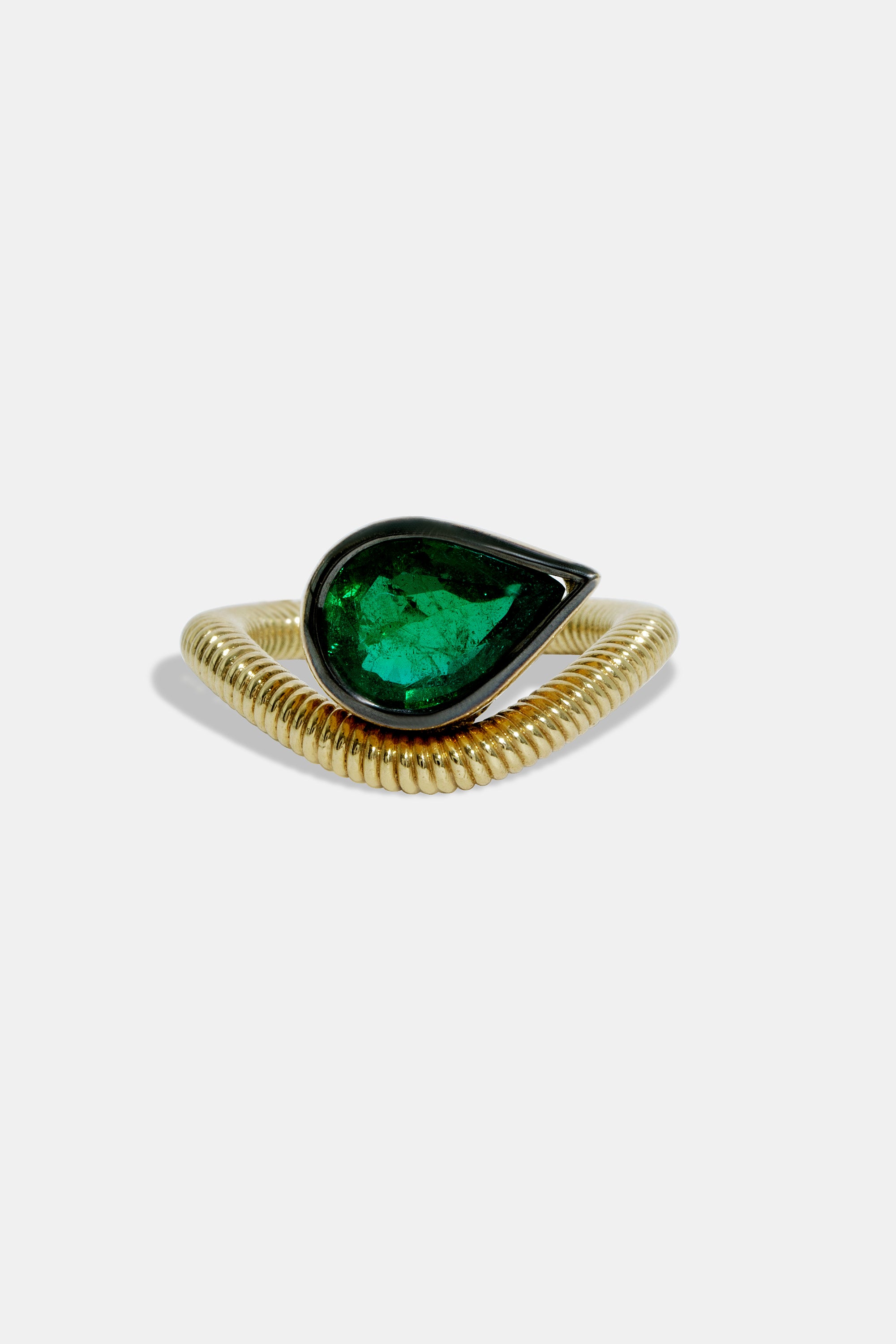 Pear emerald ring