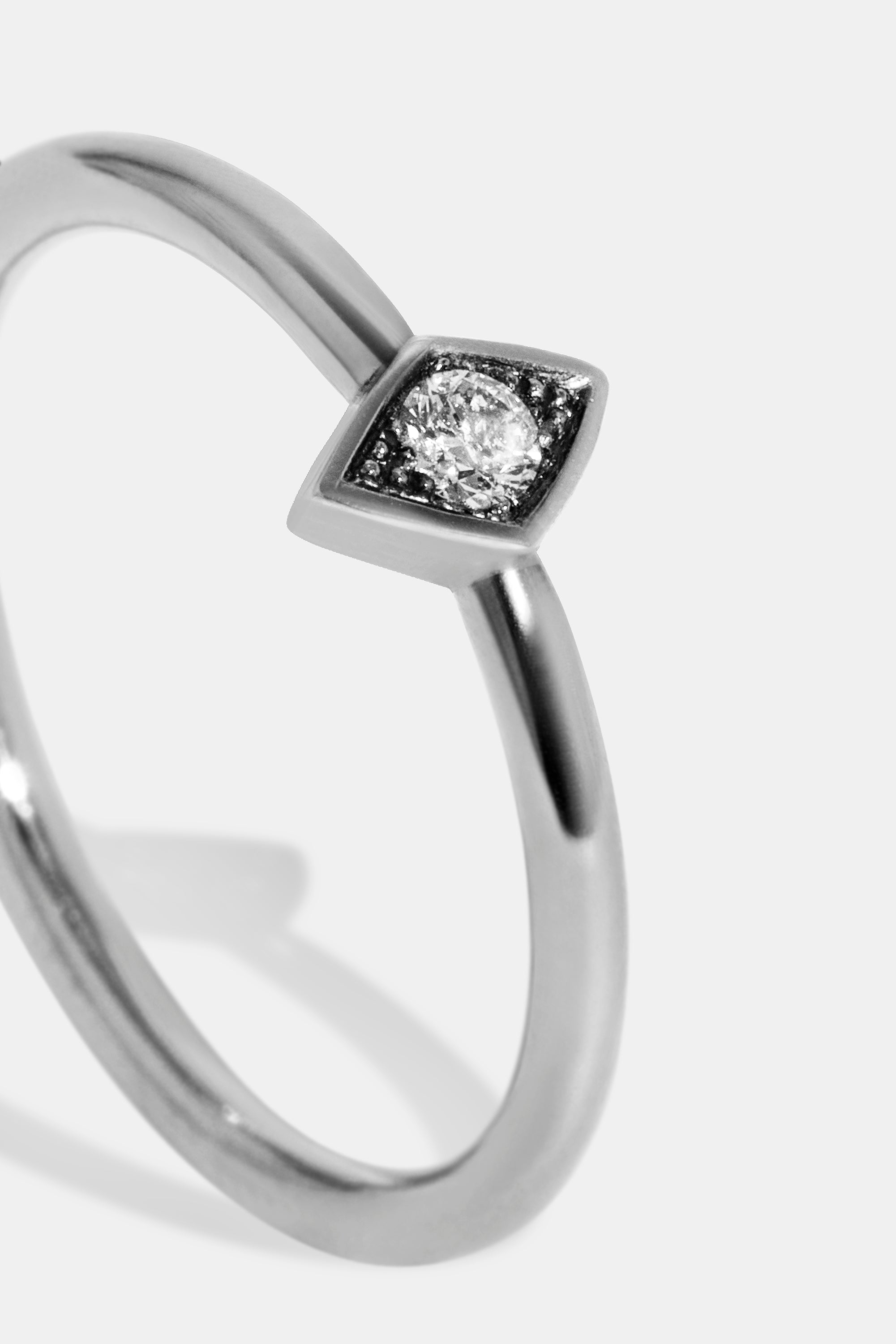 Bies Fine white ring