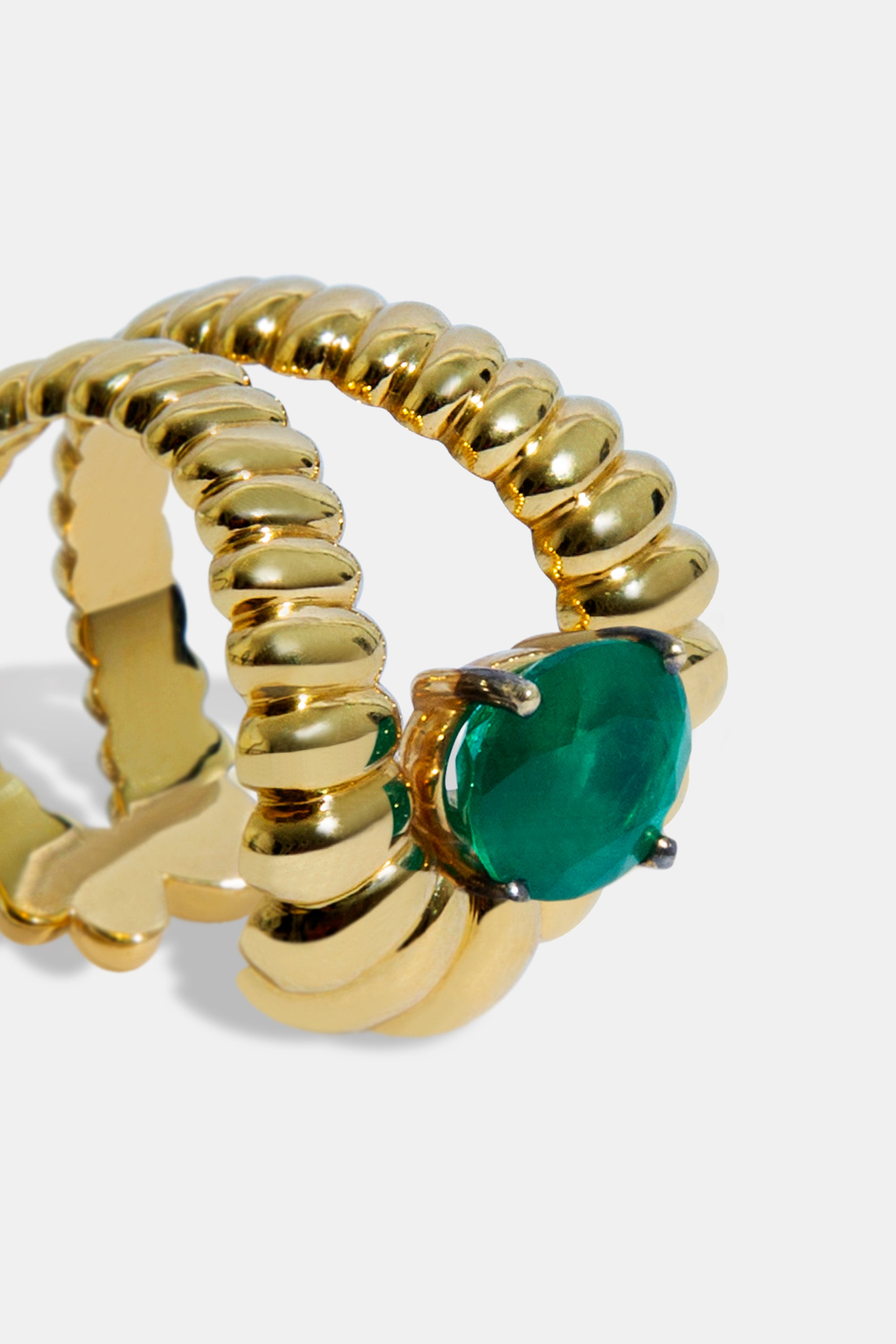 Spiral ring emerald