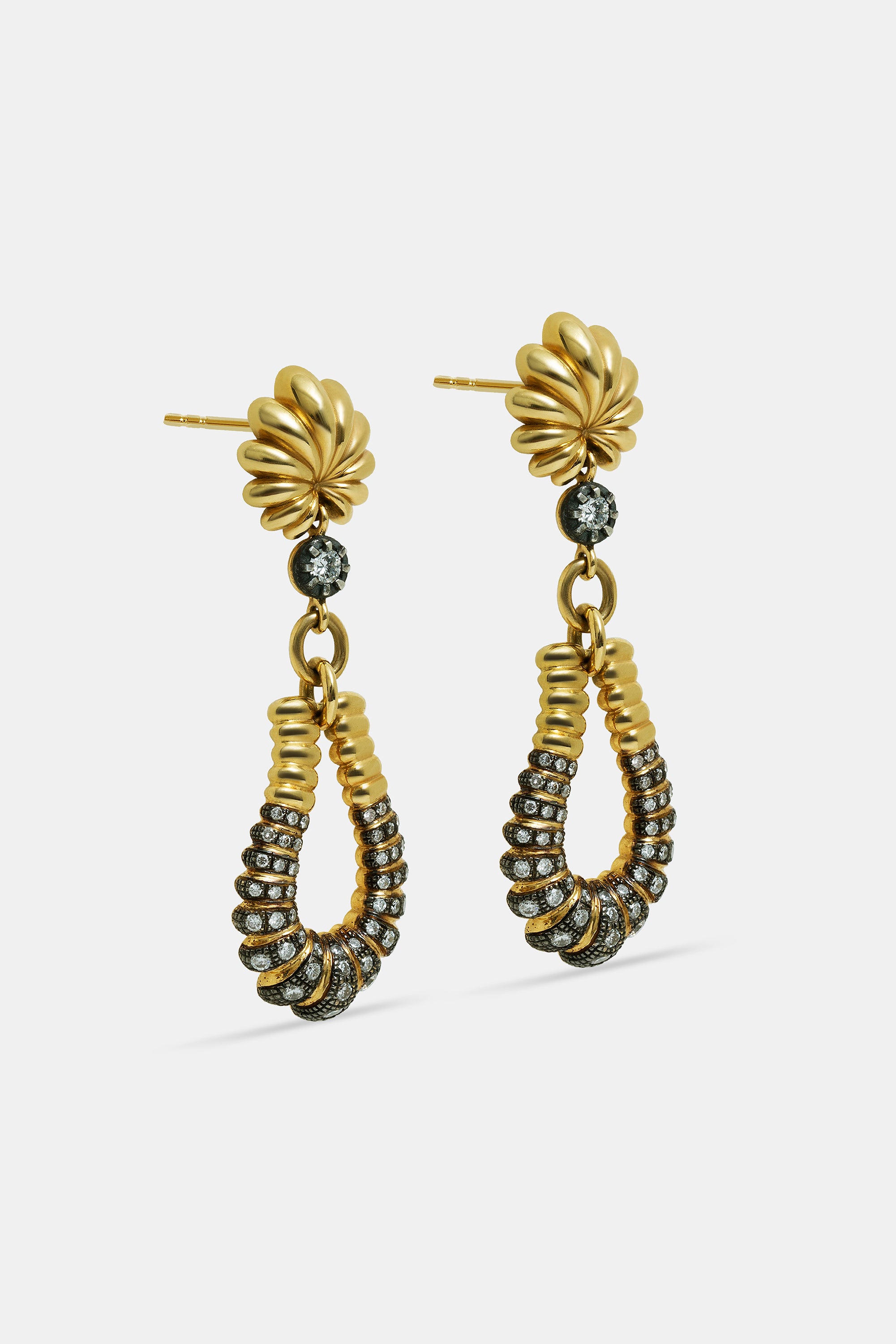 Pendientes de concha en espiral