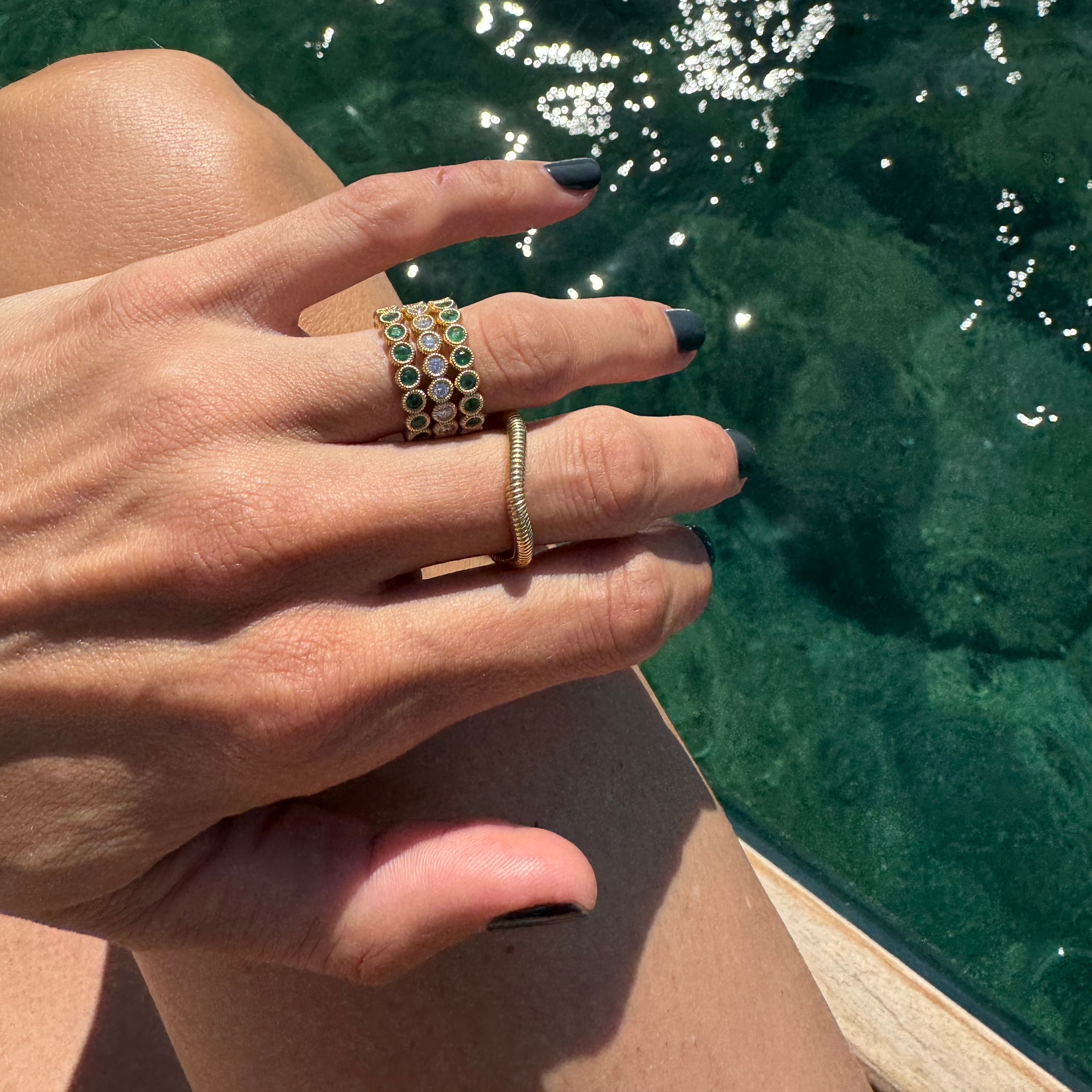 Cabo Anitta emerald ring