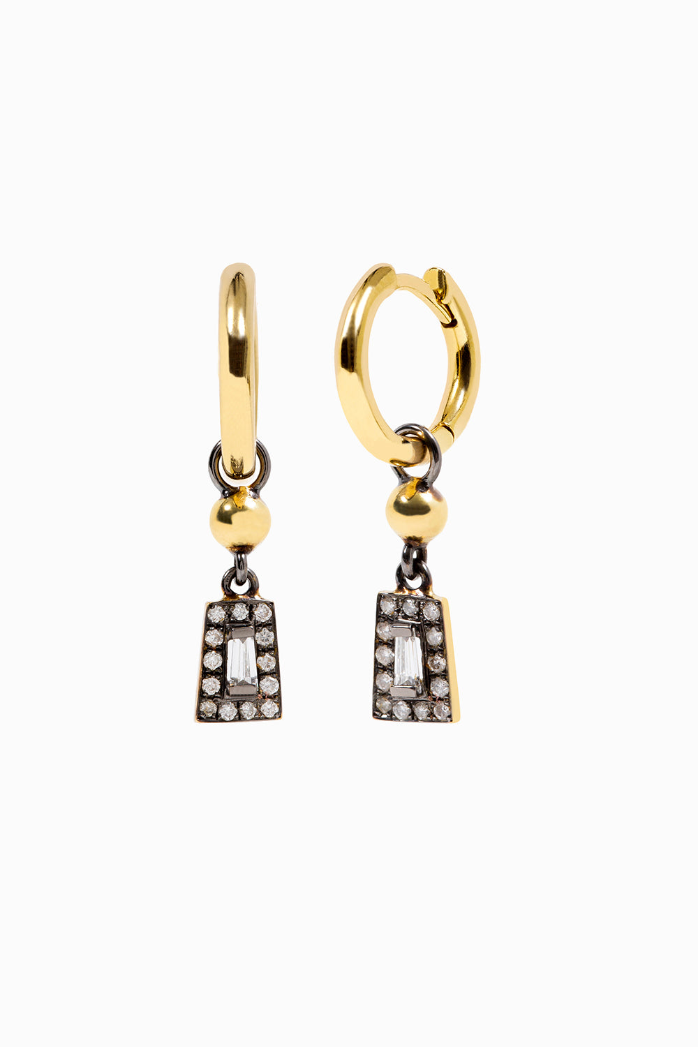 Long earrings with gold ball and black rhodium